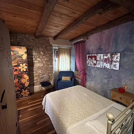 La Casetta Nei Colli Guest house *